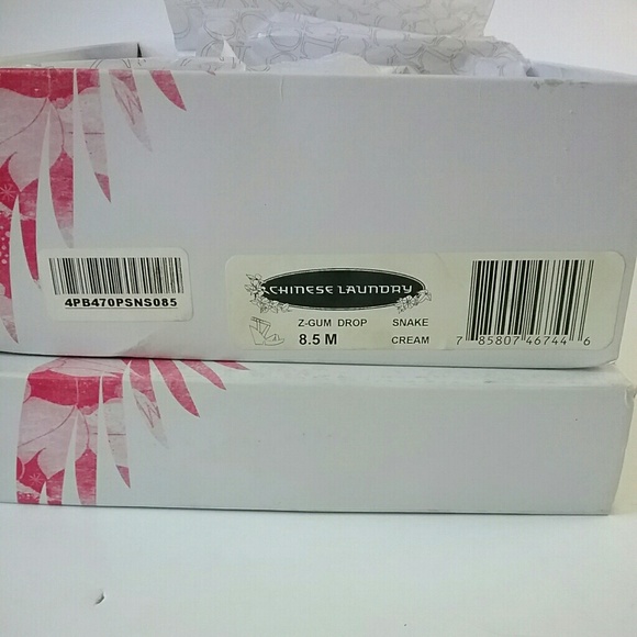 Chinese Laundry//Snake Print Wedges - Picture 8 of 8